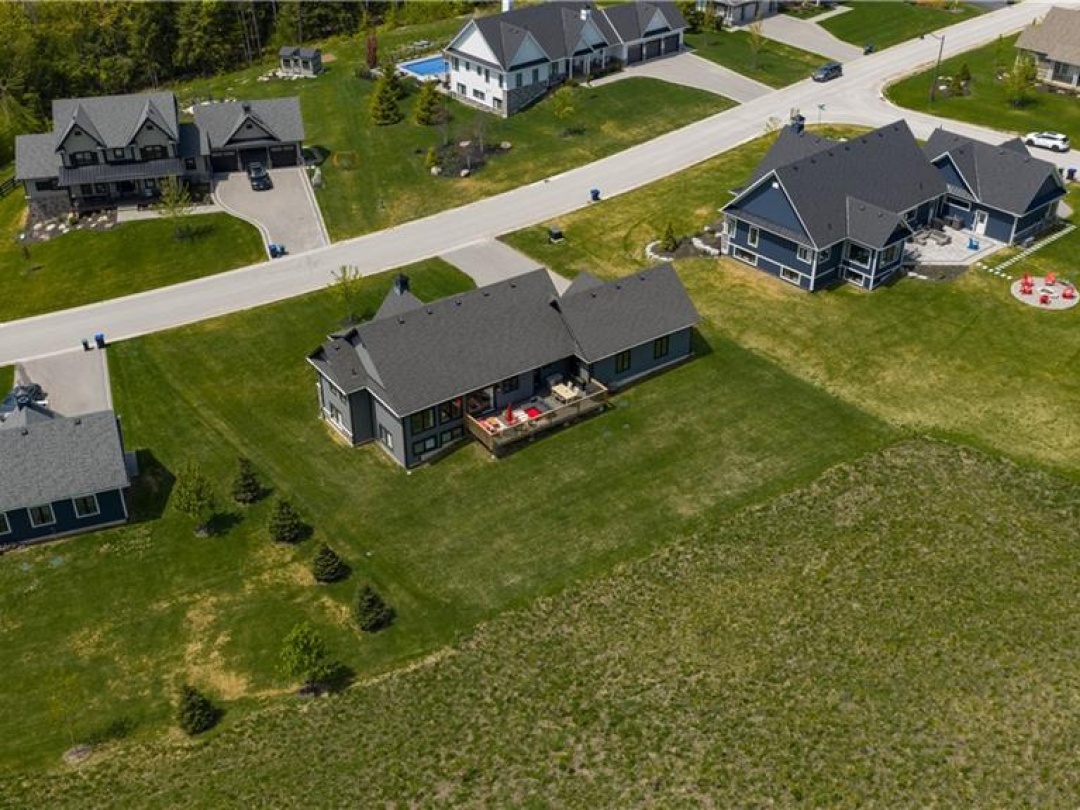 43 Thoroughbred Drive, Oro-Medonte