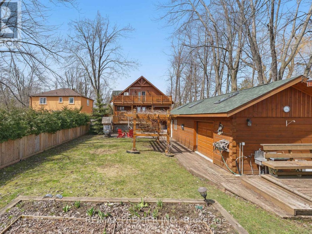 2441 Lakeshore Drive, Lake Simcoe