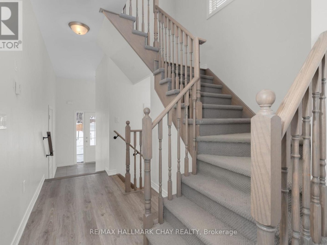 19 CHURCHLEA MEWS, Orillia