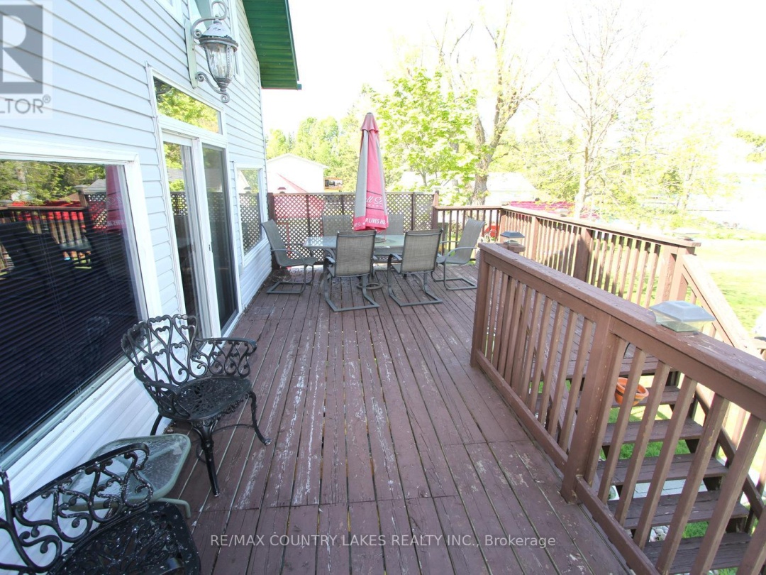 8 Saturn Lane, Mitchell Lake
