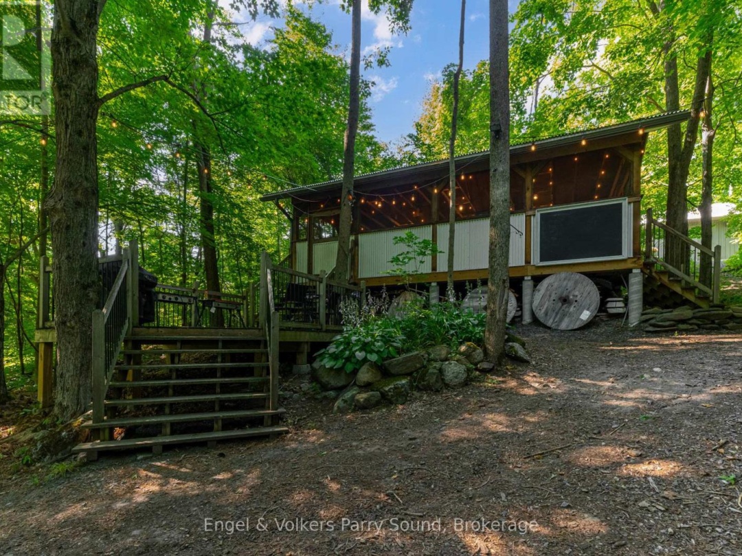 6 HARMONY LANE, 