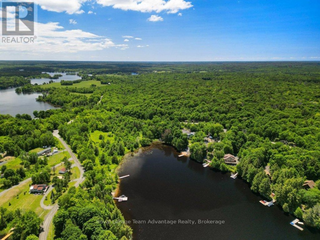 3 LYNDSEY LANE, Manitouwabing Lake