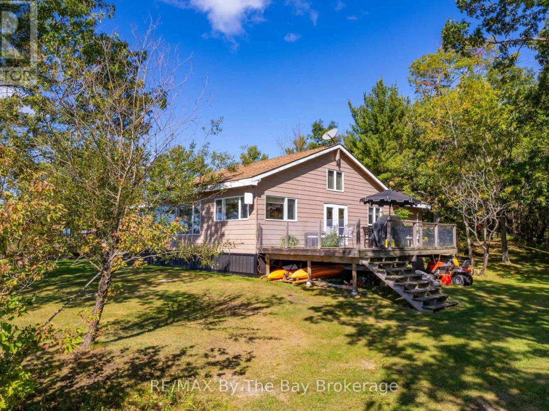 4476 ISLAND 1040/LITTLE BEAUSOLEIL ISLAND, 