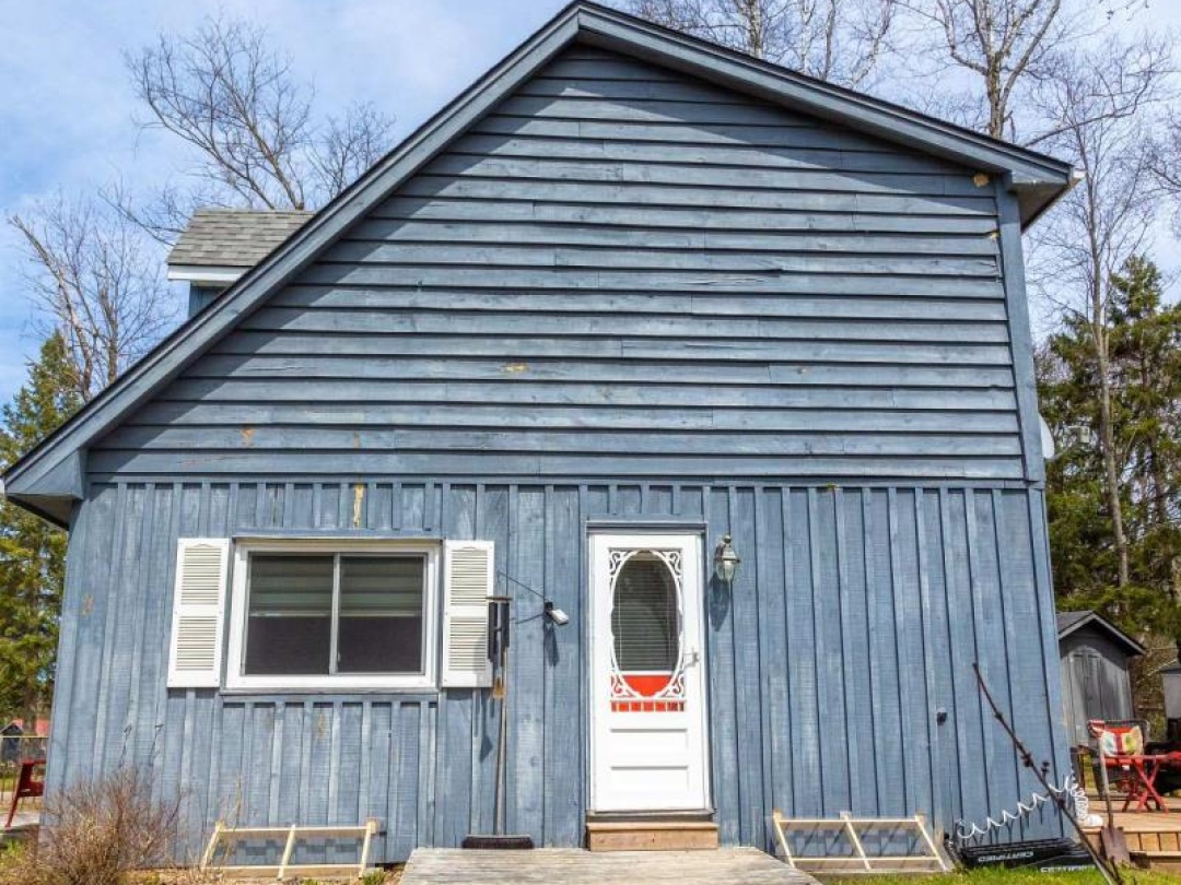 80 Invergordon Avenue, Gull Lake