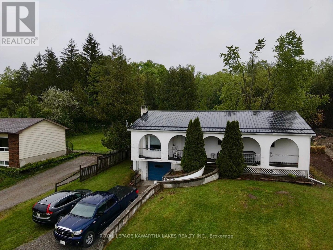 835 Cedar Glen Road, Sturgeon Lake