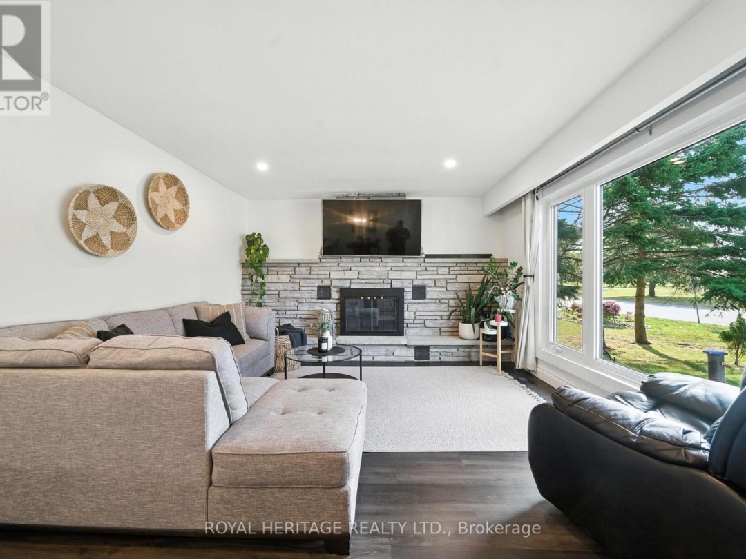 125 ELM TREE ROAD N, 