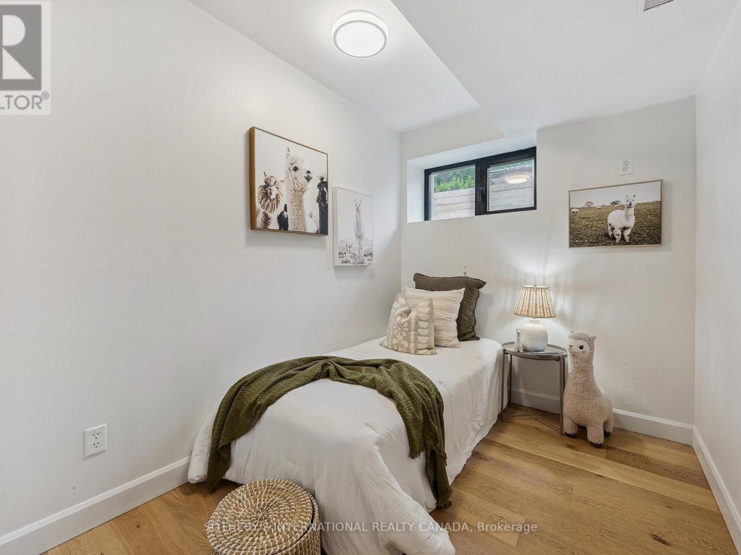 25 SILVER BIRCH STREET, 