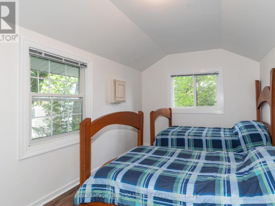 49 PINETREE ROAD, 