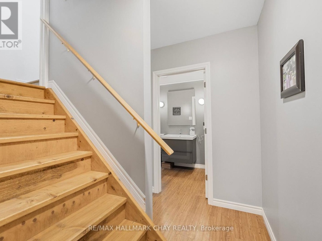 5 800 West Ridge Boulevard, Orillia