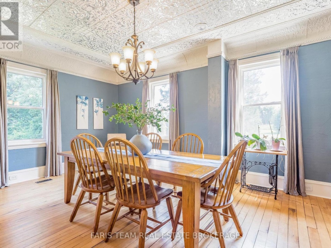 323 WARMINSTER SIDE ROAD, 