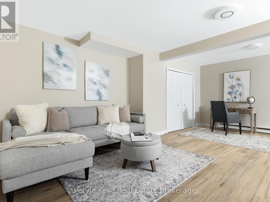 2 63 Southbank Drive, Lake Muskoka