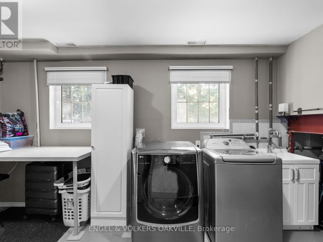 216 ROBINS POINT ROAD, 