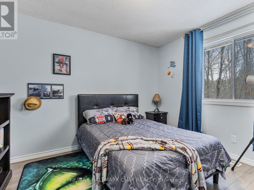 5810 Lowanda Lane, Ramara