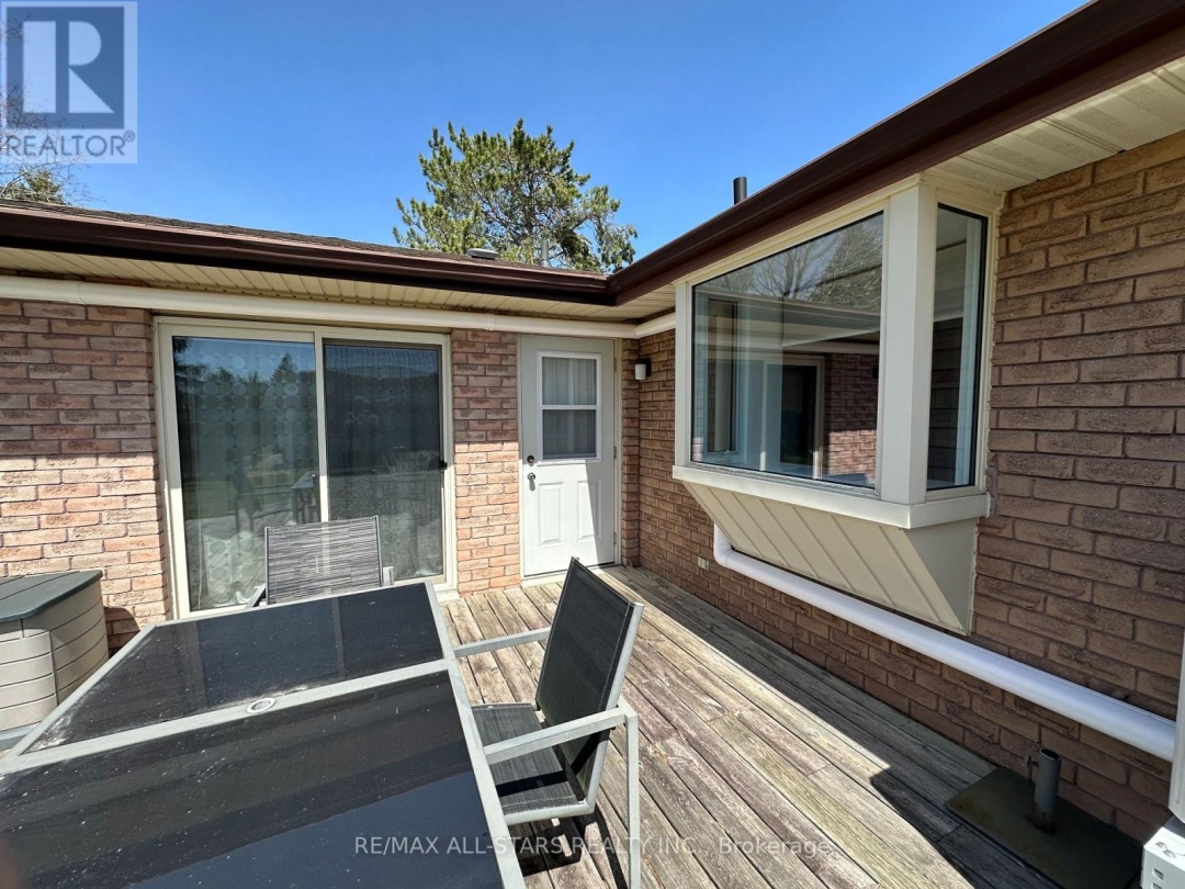 369 The Captain's Cor, Pigeon Lake