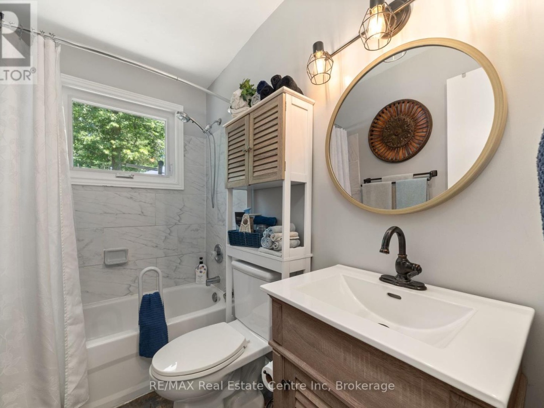 33 GRAHAM DRIVE, 