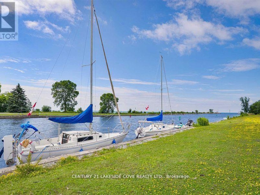 Unit 27 1 Paradise Boulevard S, Lake Simcoe