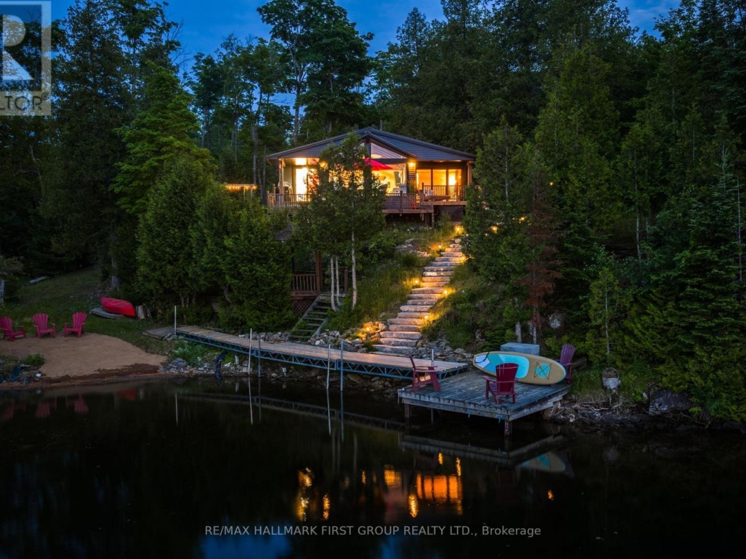 402 STEENBURG LAKE ROAD S, 