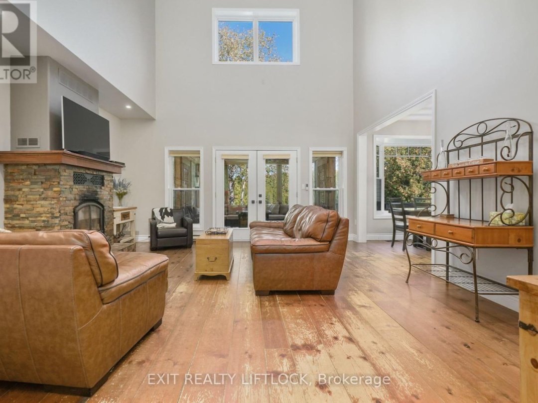 169 DUTCH LINE ROAD W, 