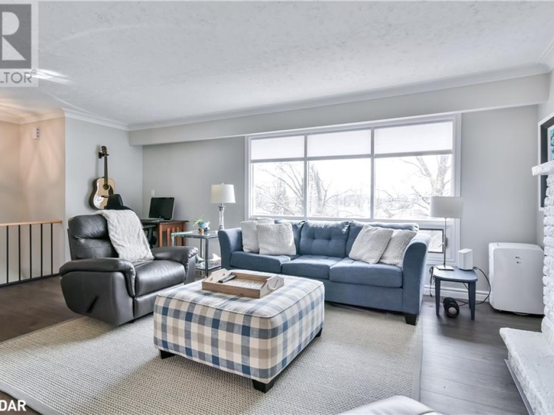 644 Mississaga Street W, Orillia
