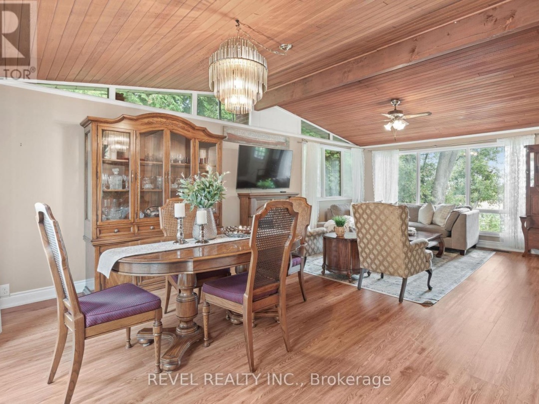 99 BOWEN ROAD, 
