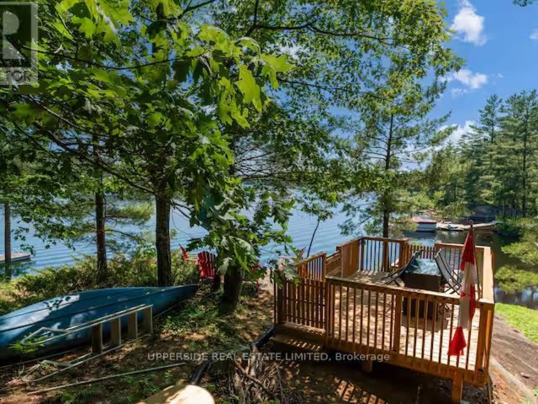 1040 OAK ROAD, Kahshe Lake