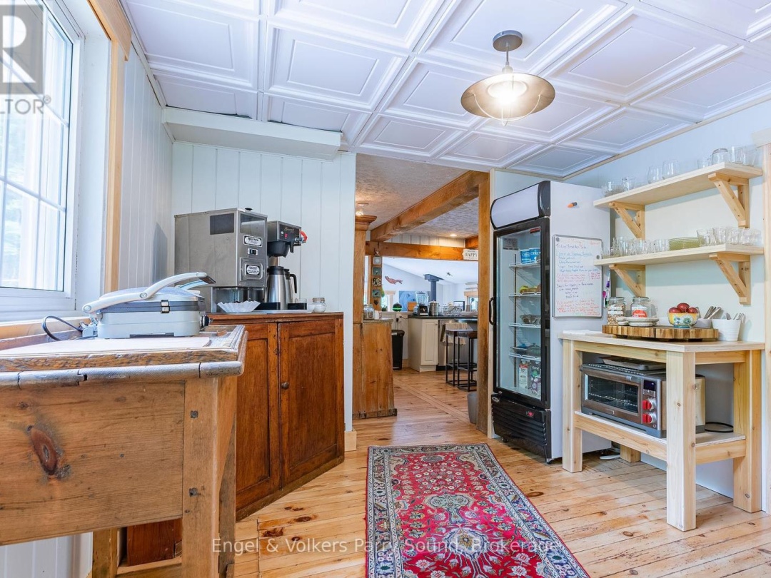 6 HARMONY LANE, 