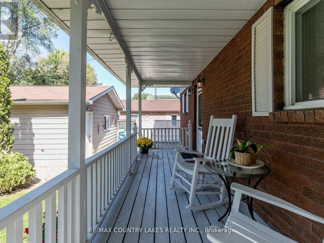 47 Lake Avenue, Lake Simcoe