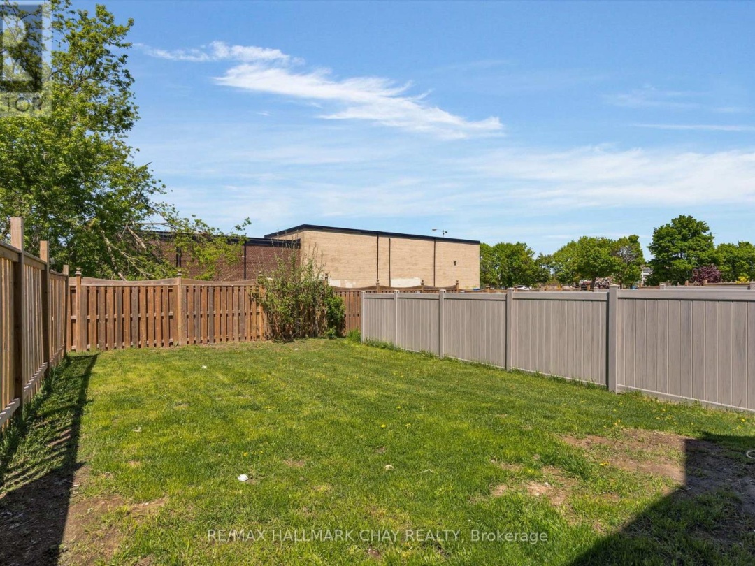 24 CHURCHLEA MEWS, Orillia