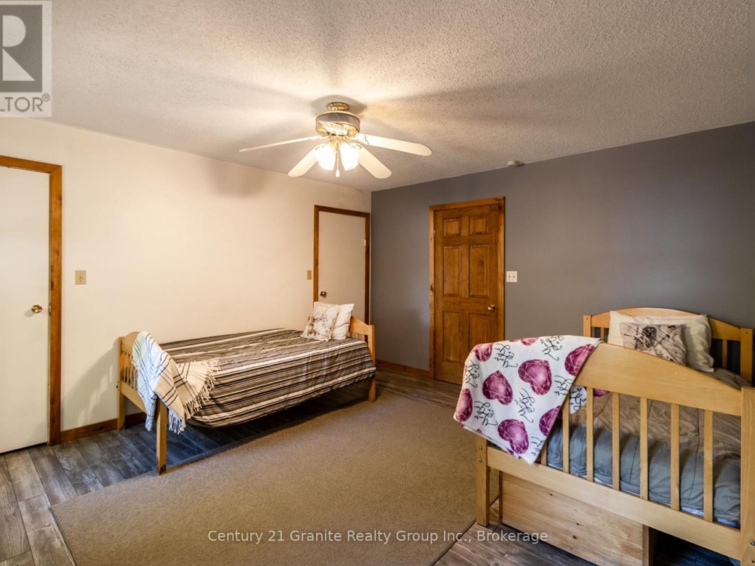1054 THE NARROWS TRAIL, 