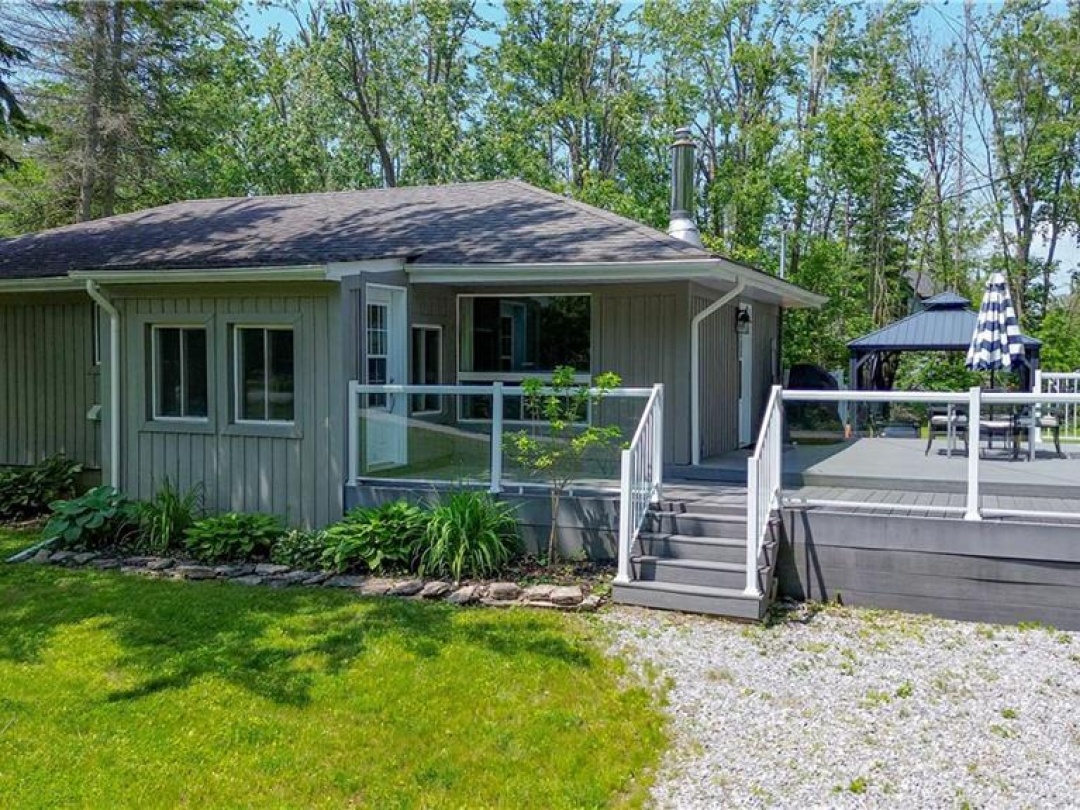 25 BAYVIEW ESTATE Road, 
