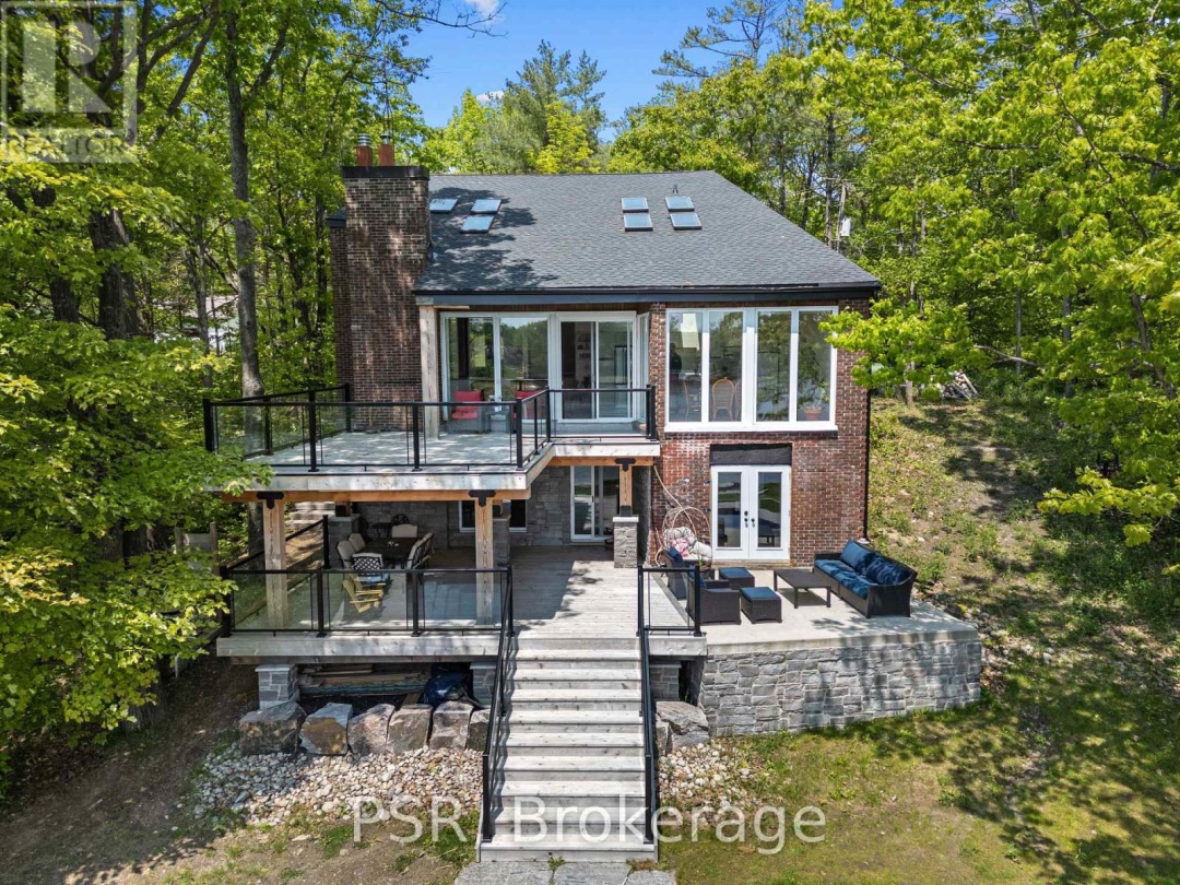 1030 S Sunset Bay Road, Lake Muskoka