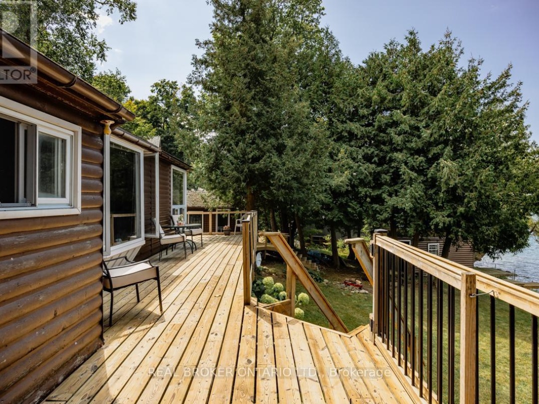 70 Ivy Lane, Lake Simcoe