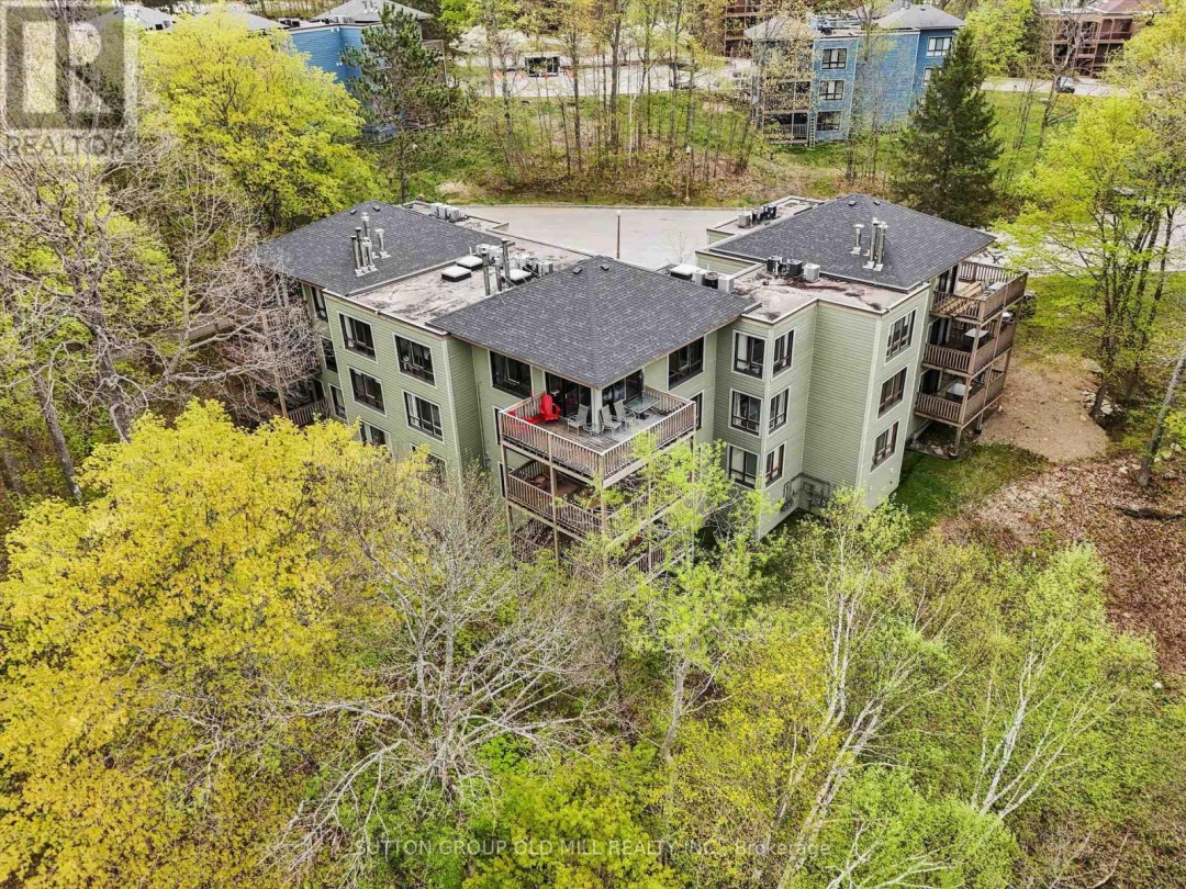 203 26 Deerhurst Drive, Peninsula Lake