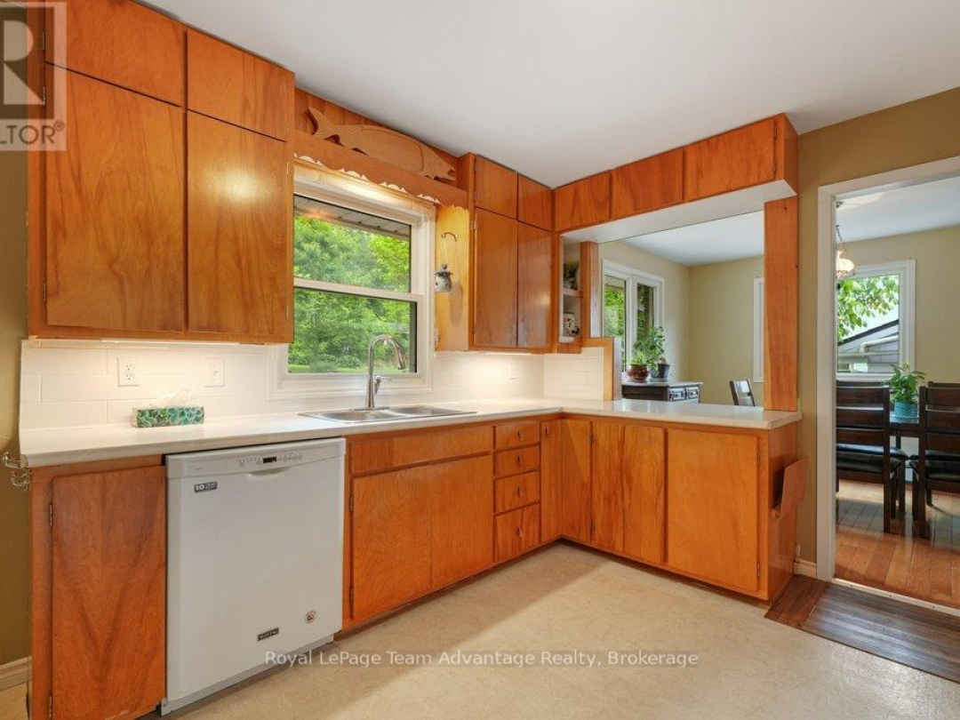 1 VICTORIA AVENUE, 