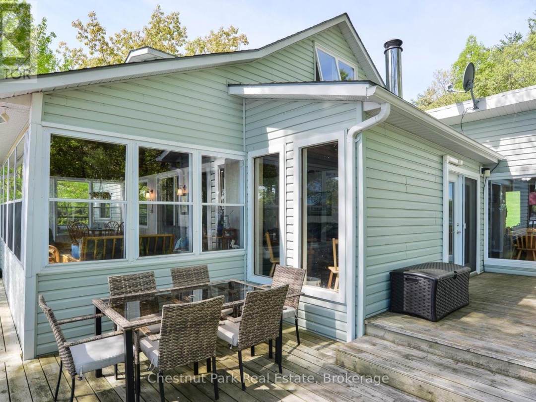 4558 Riverview Drive, Sparrow Lake
