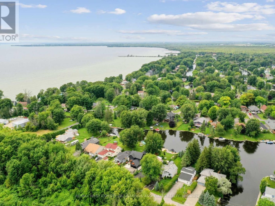 36 Simcoe Road, Lake Simcoe