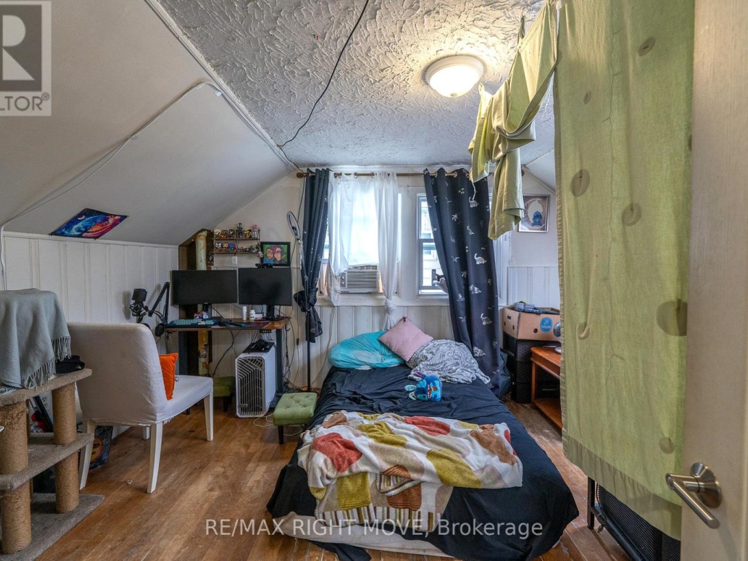 18 ALBANY AVENUE, 