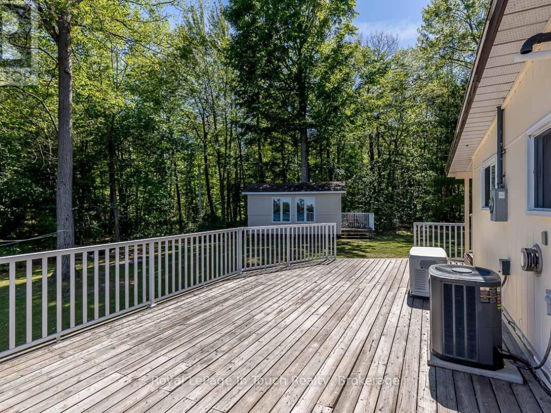 36 Yellowhead Island, Gloucester Pool
