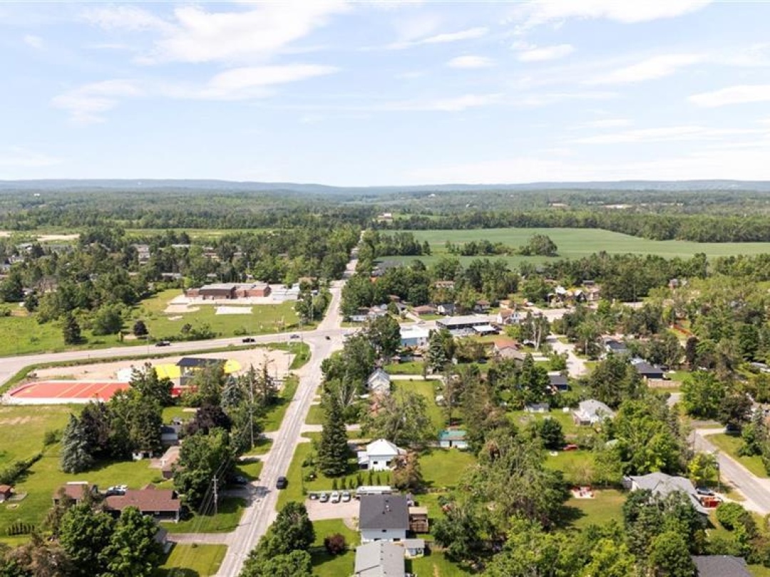 1866 WARMINSTER Side Road, 
