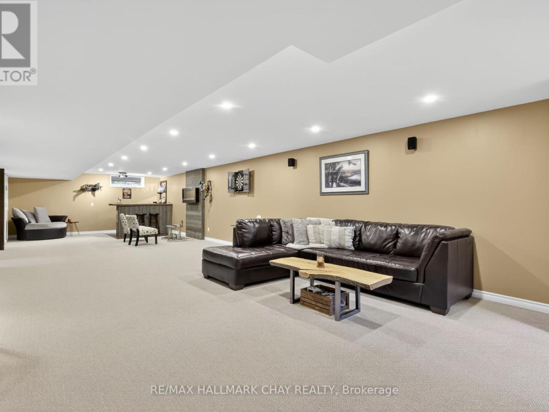 202 VEL-DOR CRESCENT, 