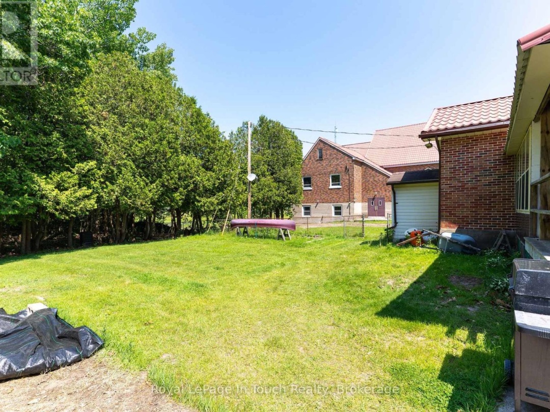 2596 HONEY HARBOUR ROAD, 