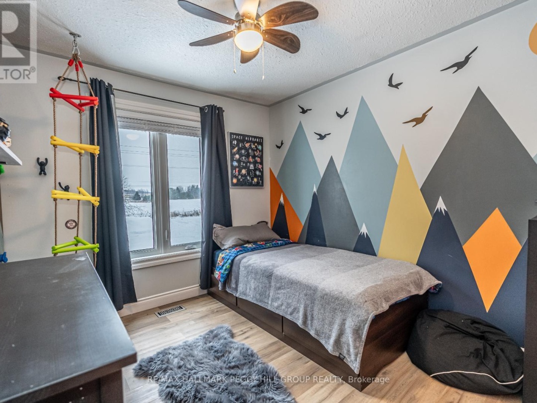 285 WARMINSTER SIDEROAD, 