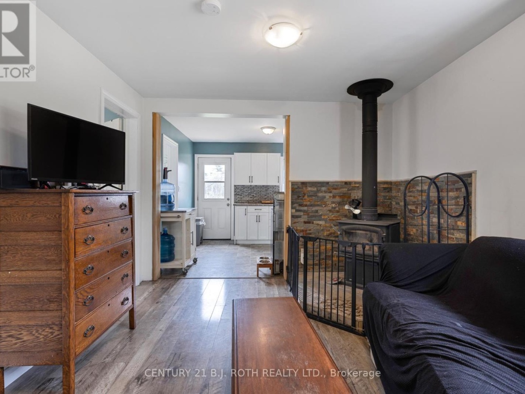2100 HONEY HARBOUR ROAD, 
