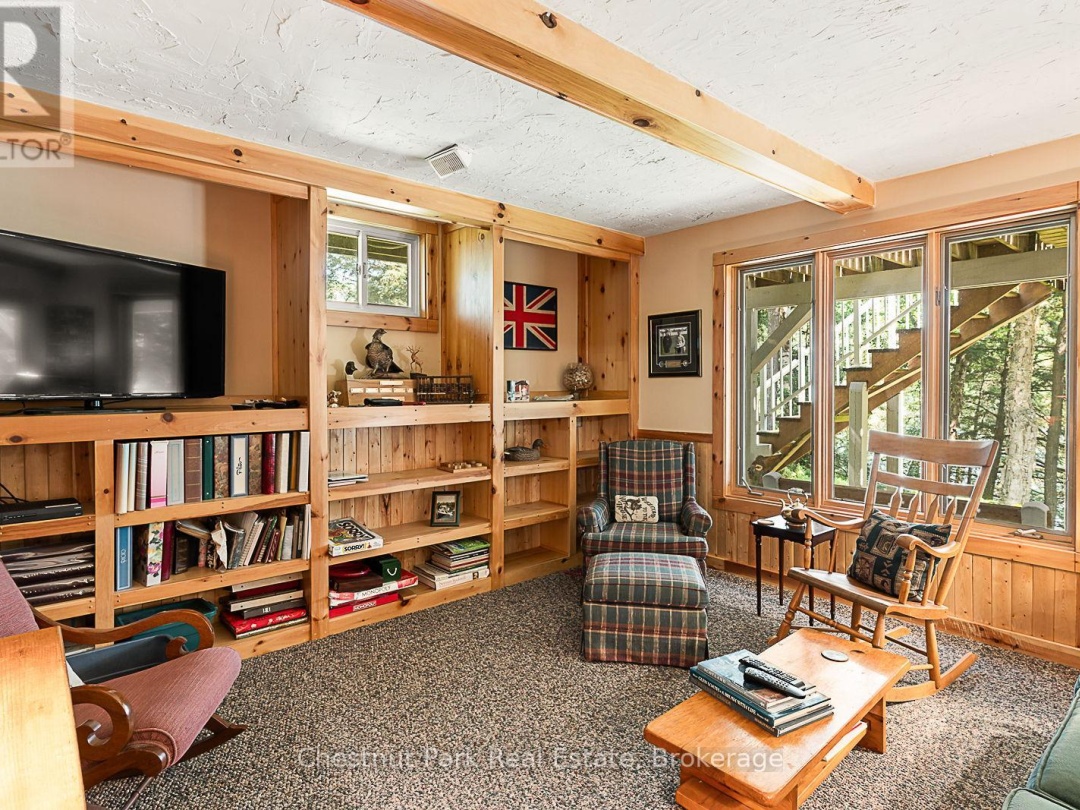 1669 NEWTON STREET, Redstone Lake