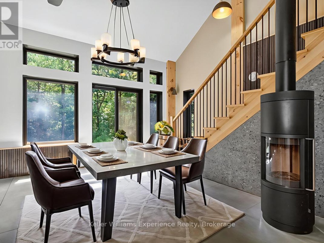 753 HONEY HARBOUR ROAD, 