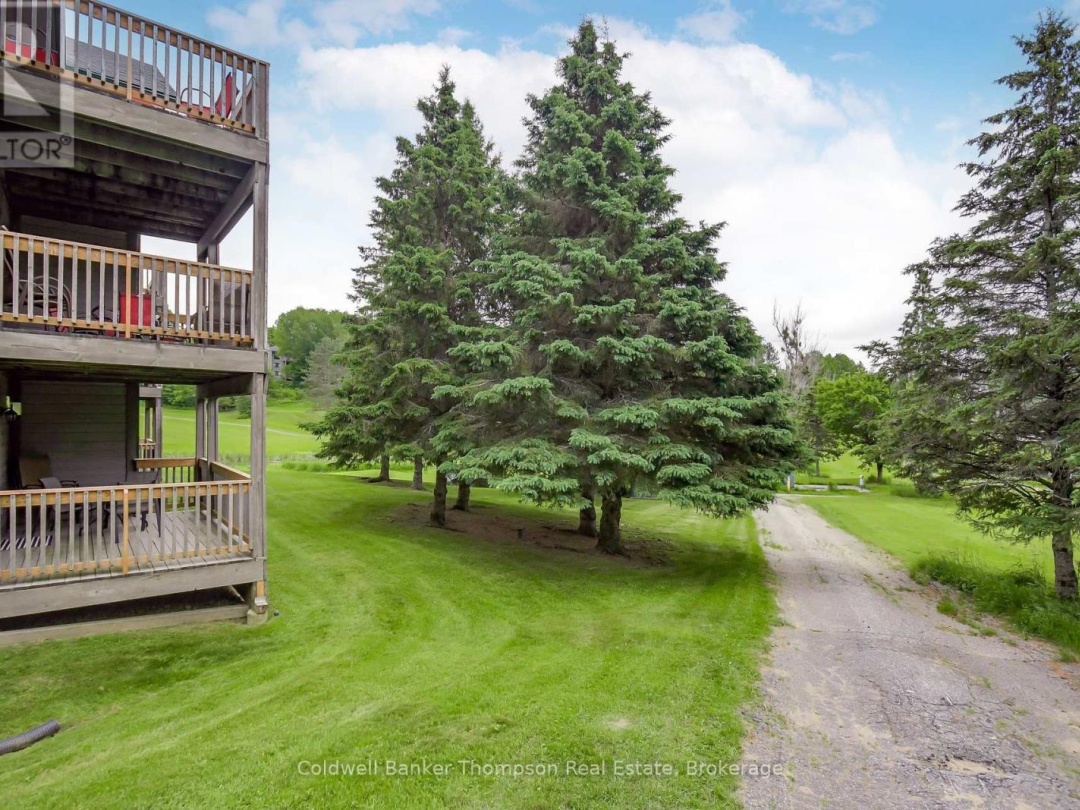 105 32 Deerhurst Greens Drive, Peninsula Lake