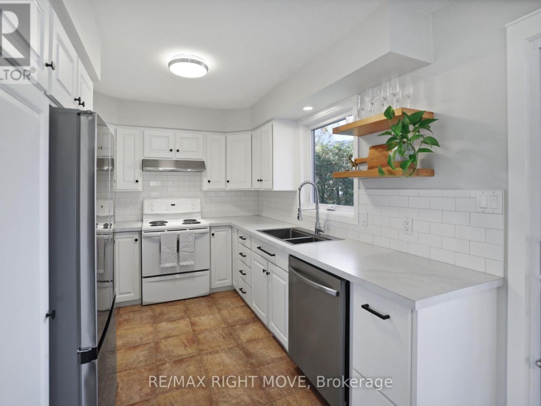 2900 LAKESIDE DRIVE, 