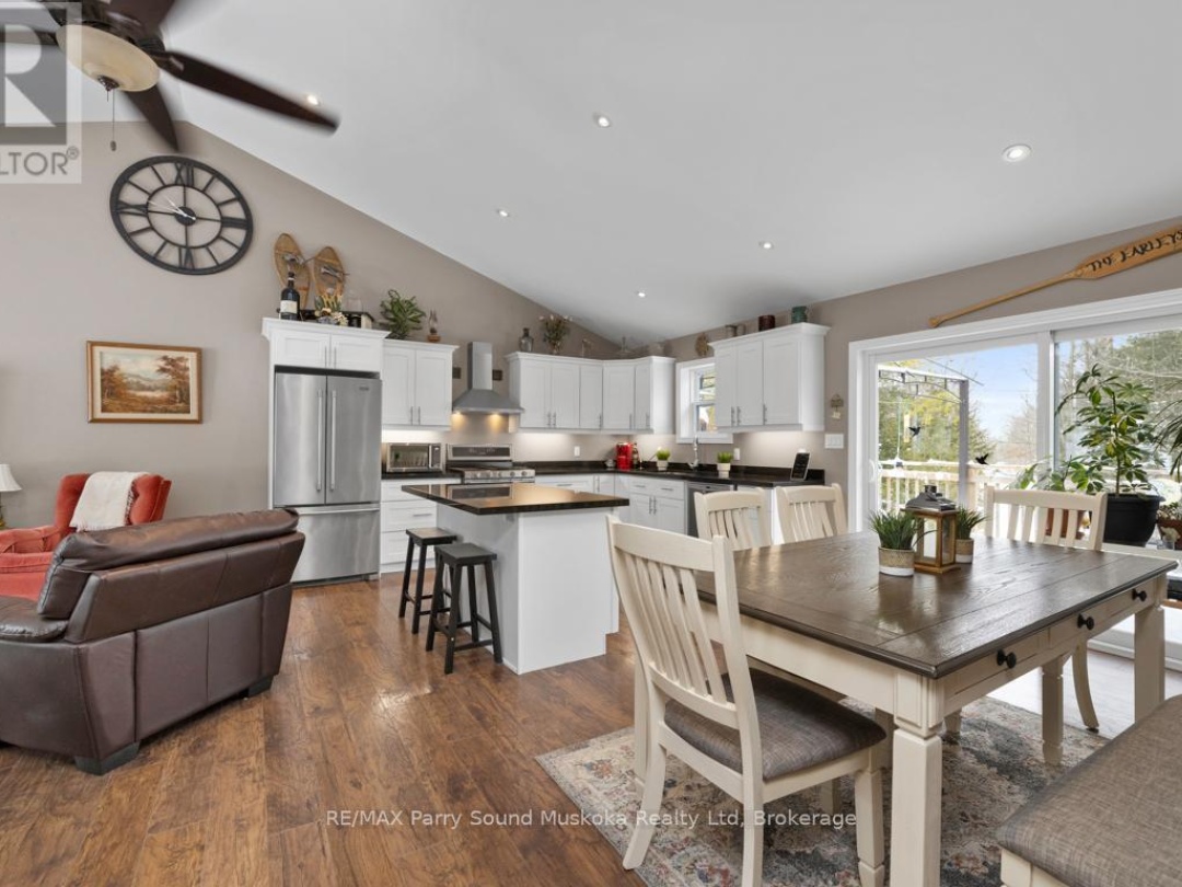 52 Meadows Avenue, Tay
