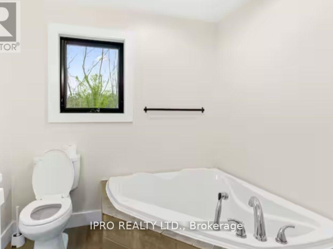 39 LONG POINT ROAD, 