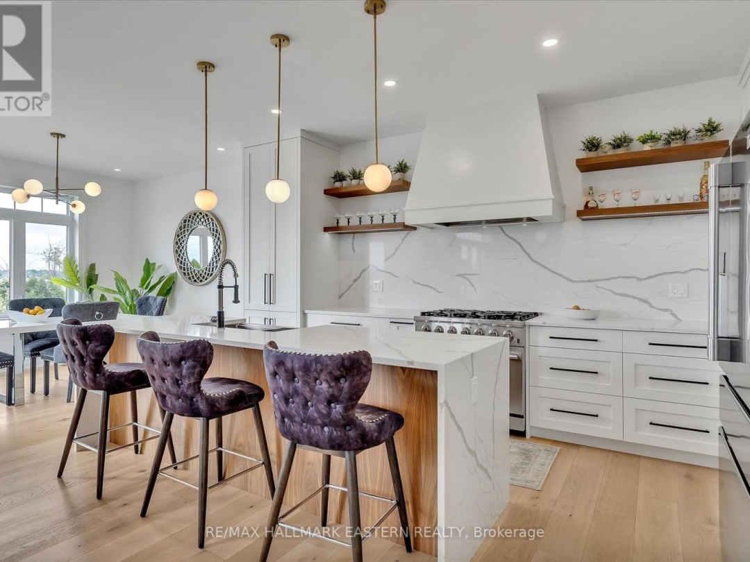 35 LAKEVIEW CRESCENT, 